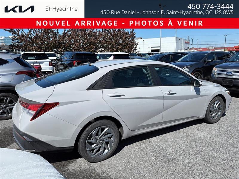 hyundai Elantra 2025 - 2
