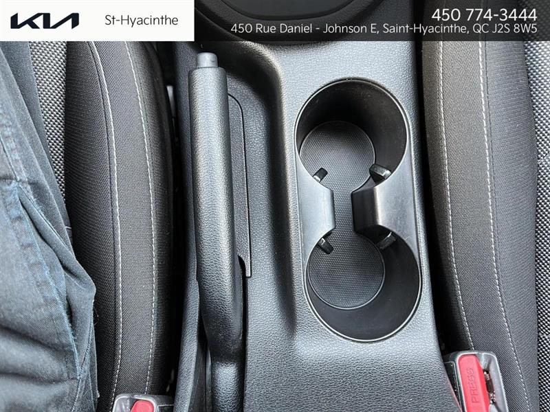 kia Forte 2022 - 12