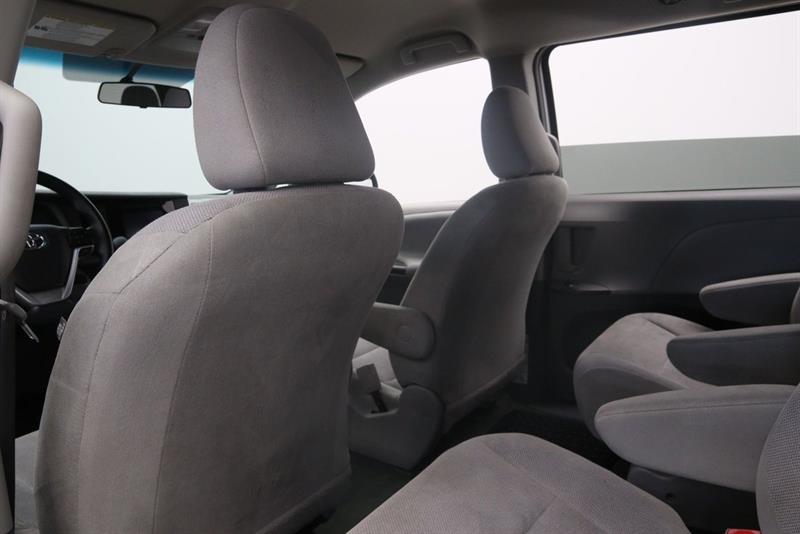 toyota Sienna 2016 - 9