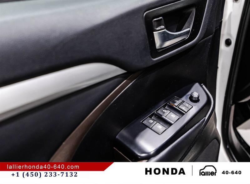 2019 Toyota Highlander - Image 11