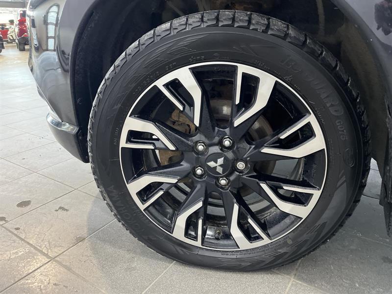 mitsubishi Outlander 2018 - 17