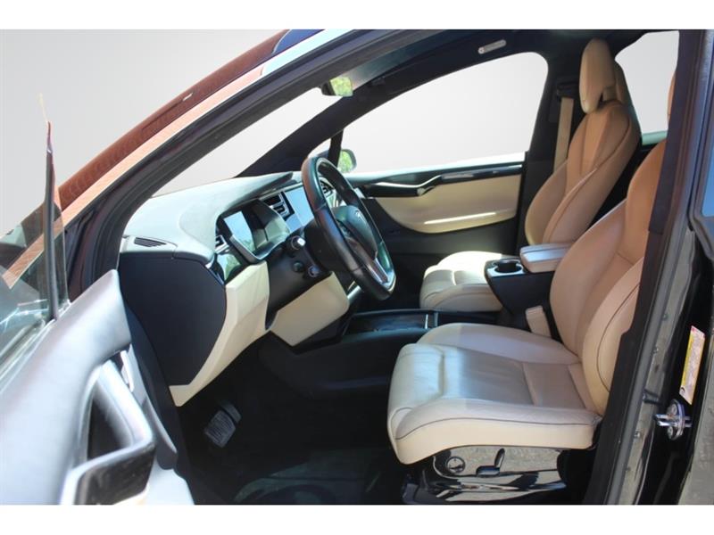 tesla Model X 2016 - 11