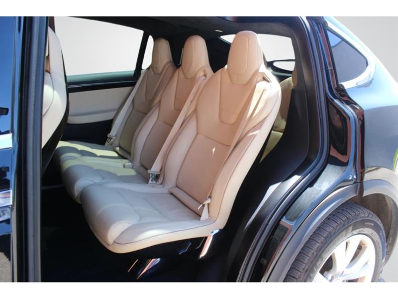 tesla Model X 2016 - 12
