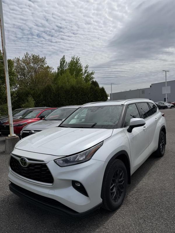 2022 Toyota Highlander XLE AWD