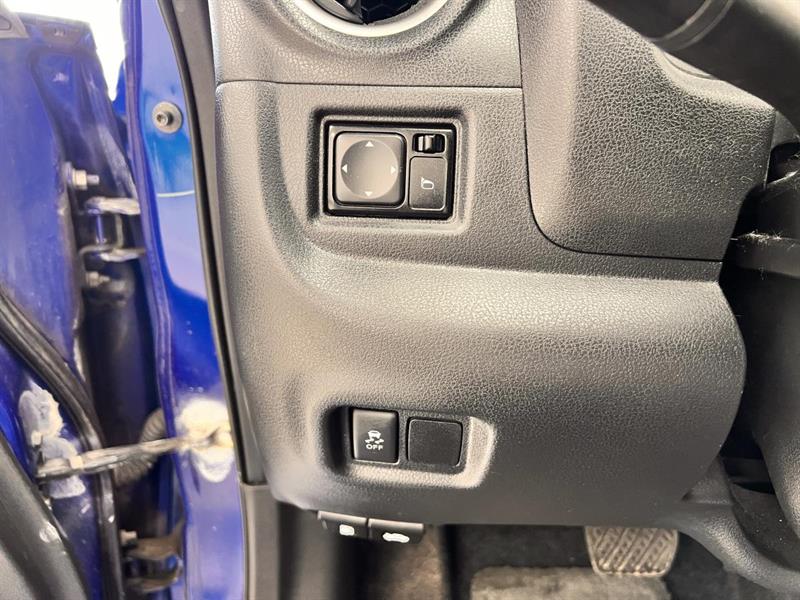 nissan Versa Note 2017 - 24