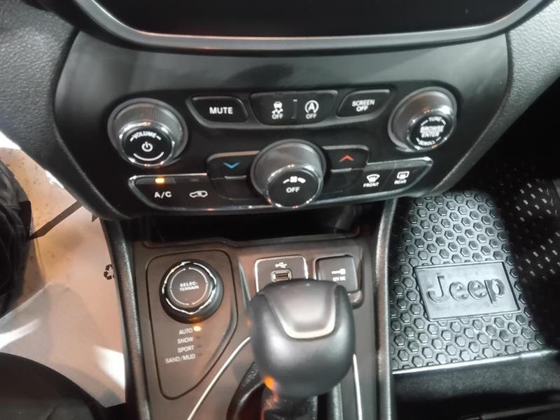 jeep Cherokee 2019 - 16
