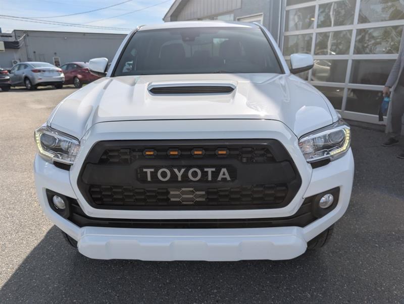 toyota Tacoma 2022 - 8