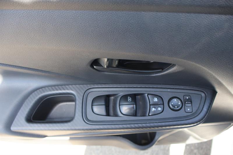 nissan Versa 2022 - 18
