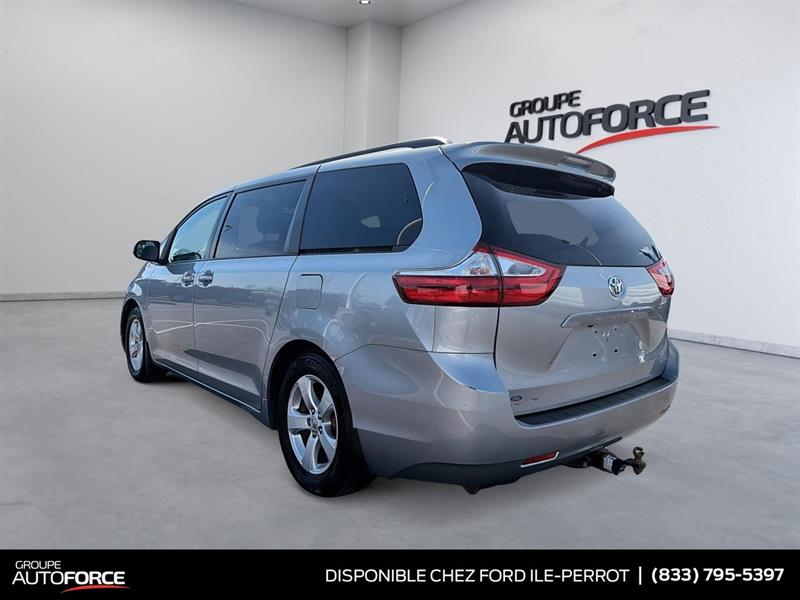 toyota Sienna 2017 - 4