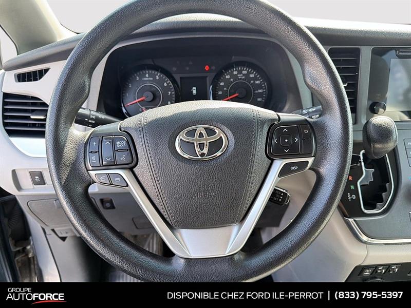 toyota Sienna 2017 - 11