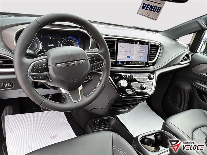chrysler Pacifica 2027 - 9