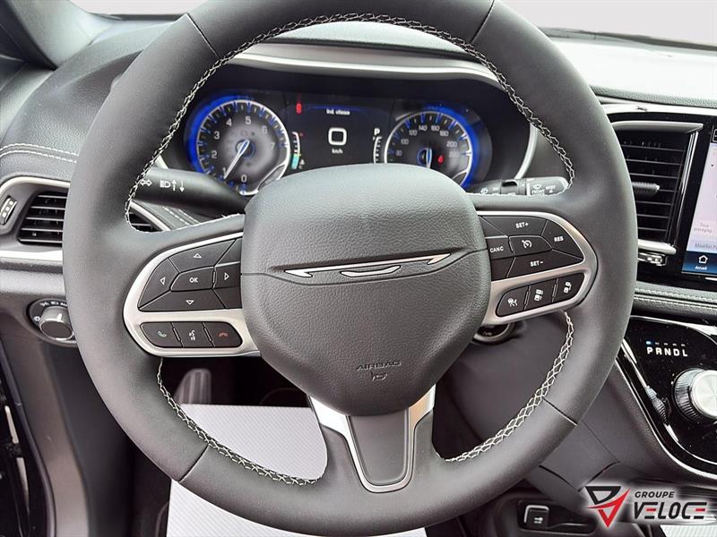 chrysler Pacifica 2027 - 11