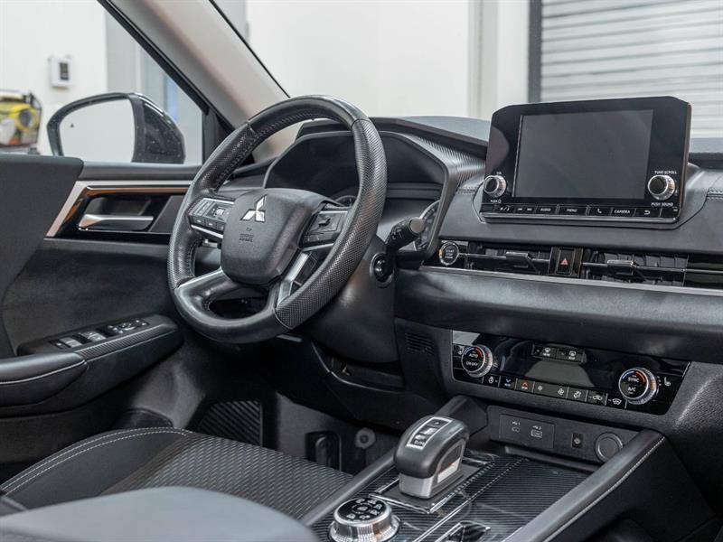 mitsubishi Outlander 2024 - 26