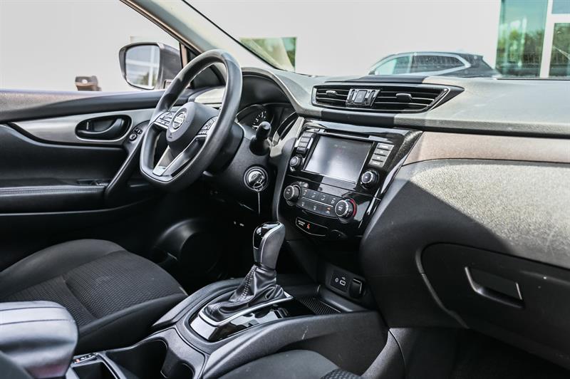 nissan Qashqai 2021 - 24