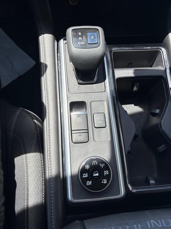 nissan Pathfinder 2022 - 16