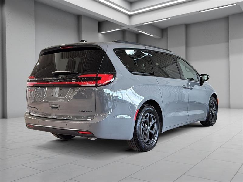 chrysler Pacifica 2025 - 16
