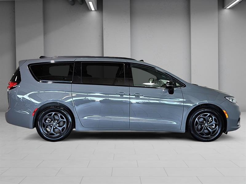 chrysler Pacifica 2025 - 17