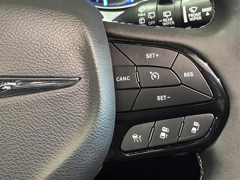 chrysler Pacifica 2025 - 38