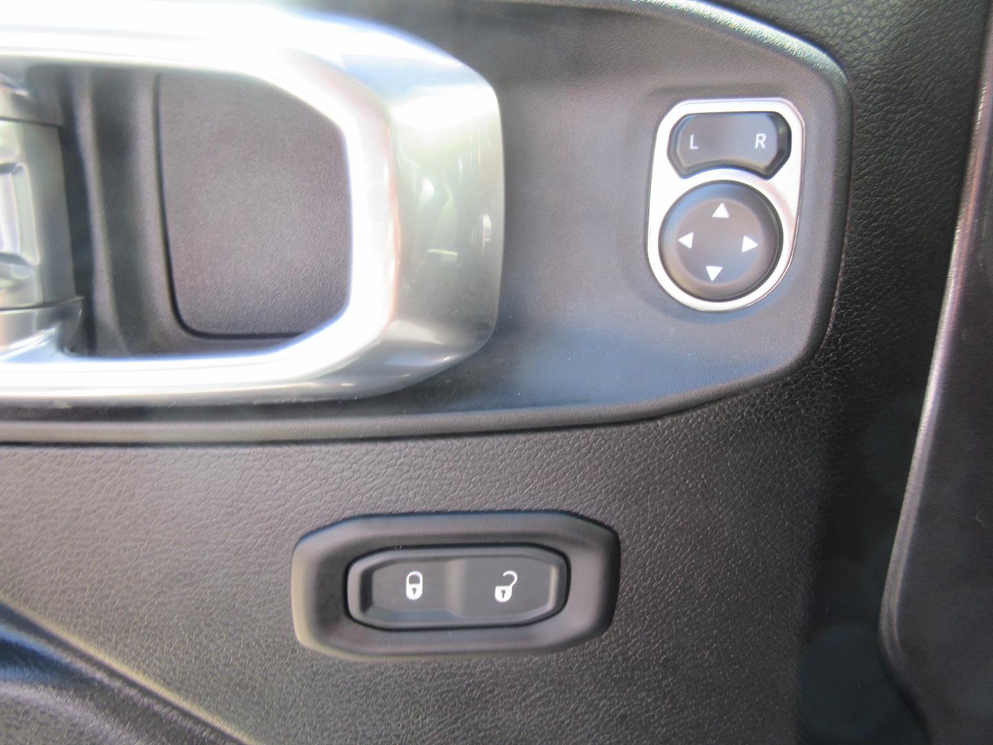 jeep Wrangler 2021 - 24