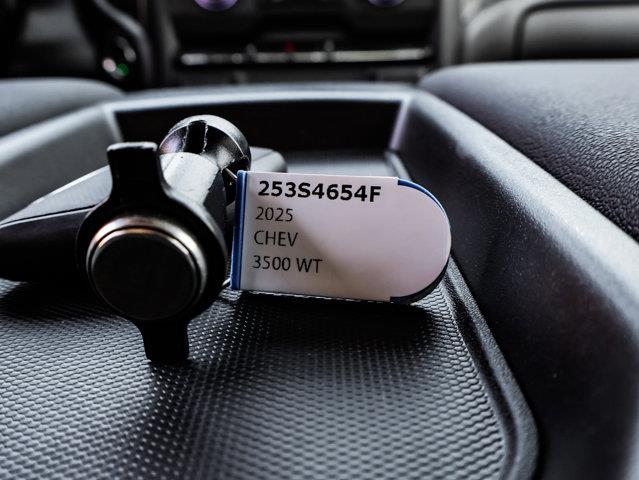 Chevrolet Silverado 3500HD 29