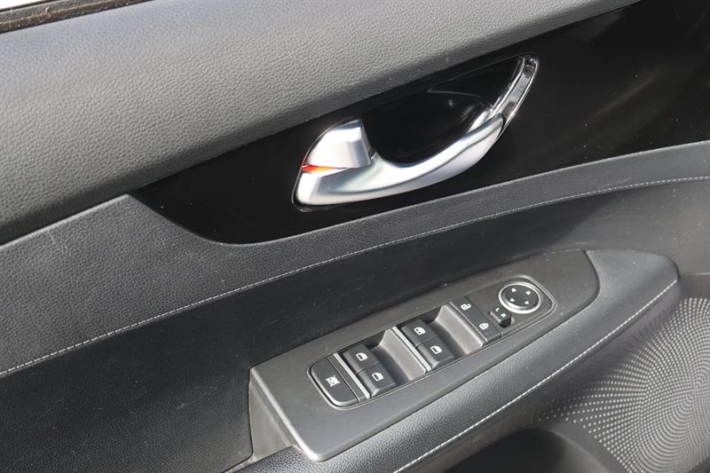 kia Forte 2023 - 11