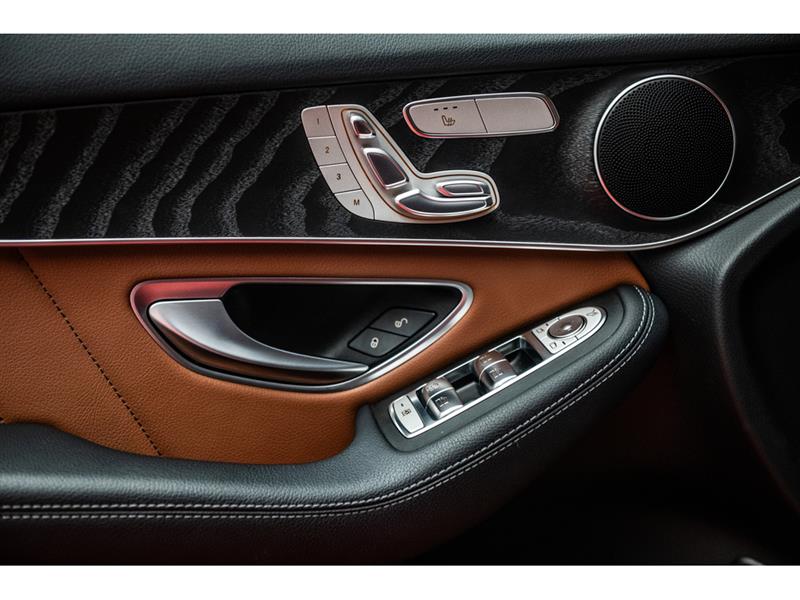 mercedes-benz GLC300 2022 - 12