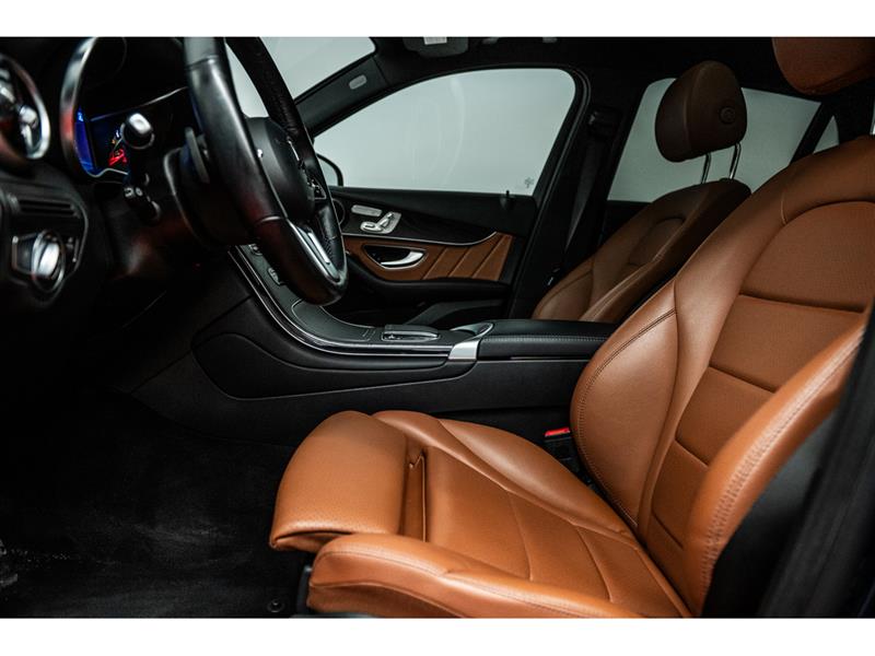 mercedes-benz GLC300 2022 - 13