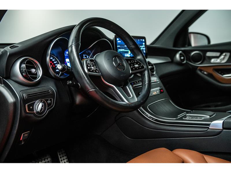 mercedes-benz GLC300 2022 - 14