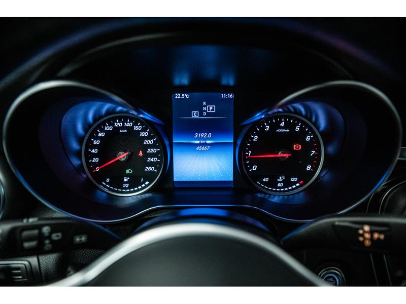 mercedes-benz GLC300 2022 - 16