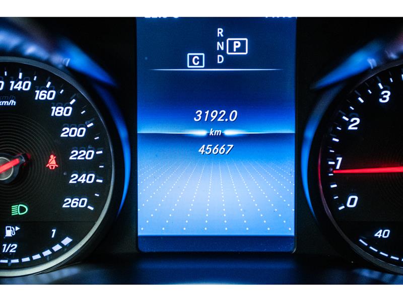 mercedes-benz GLC300 2022 - 17
