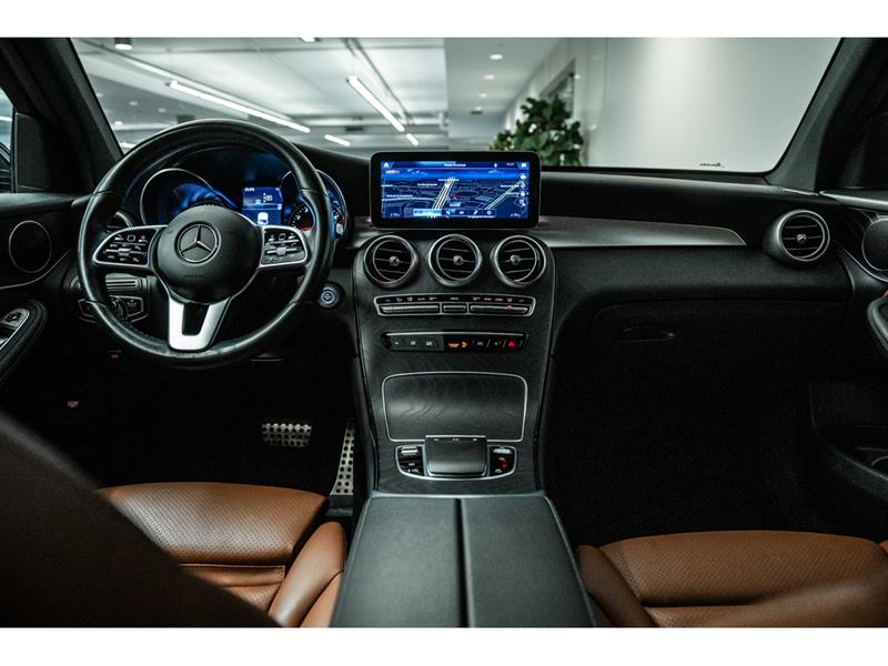 mercedes-benz GLC300 2022 - 26
