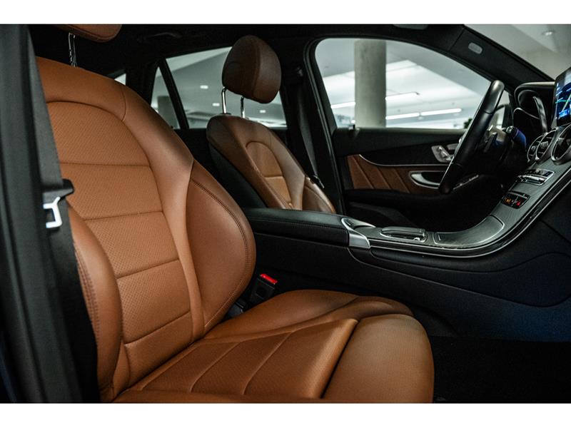 mercedes-benz GLC300 2022 - 30