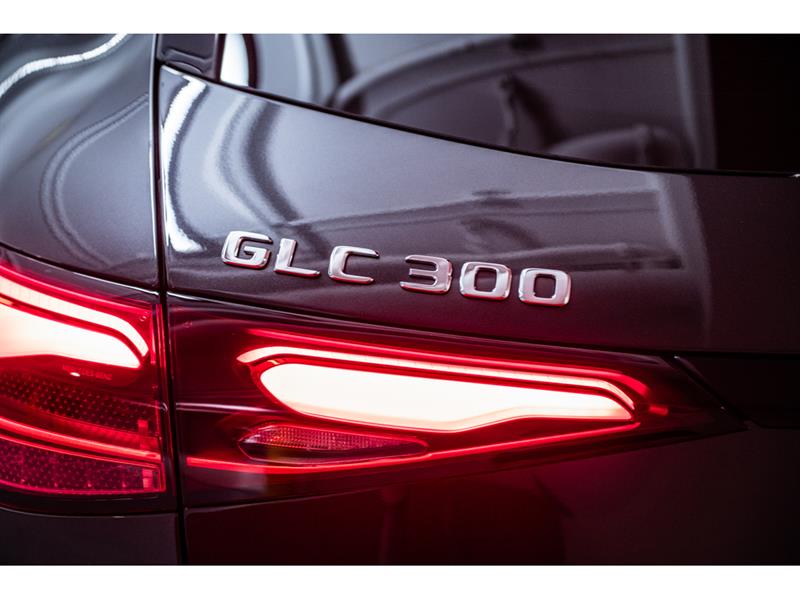 mercedes-benz GLC300 2025 - 8