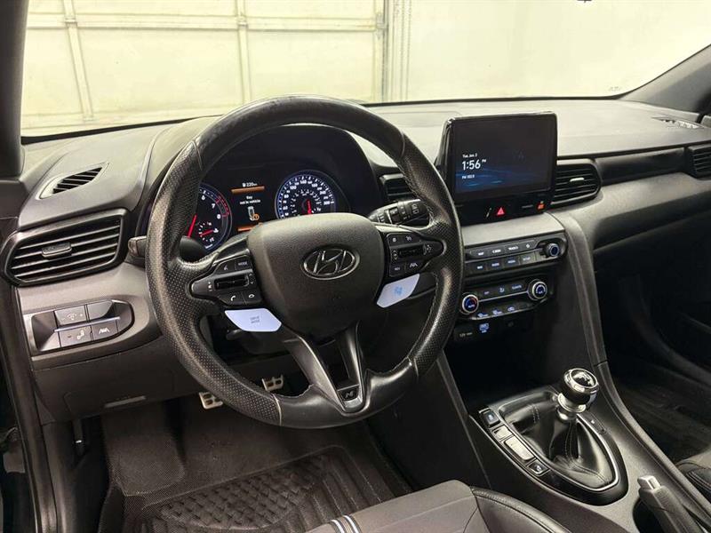 hyundai Veloster 2022 - 16