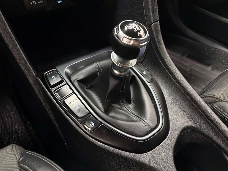 hyundai Veloster 2022 - 24