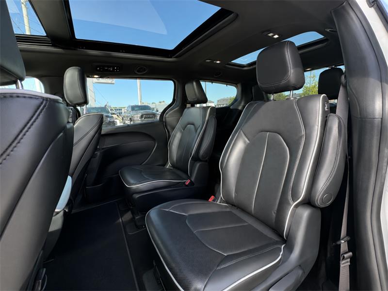 chrysler Pacifica Hybrid 2019 - 12