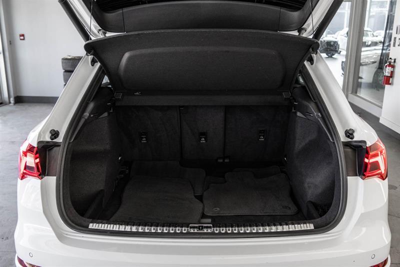 audi Q3 2021 - 9