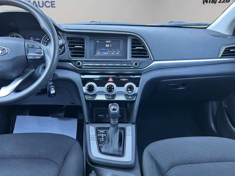 hyundai Elantra 2020 - 17