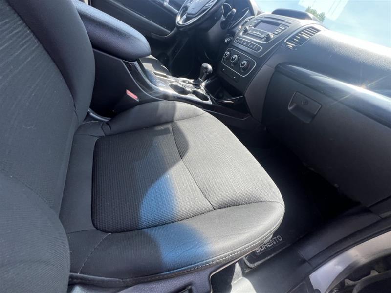 kia Sorento 2015 - 29