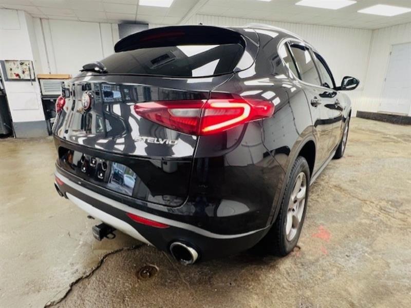 alfa romeo Stelvio 2018 - 7