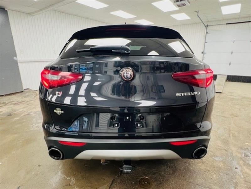 alfa romeo Stelvio 2018 - 8