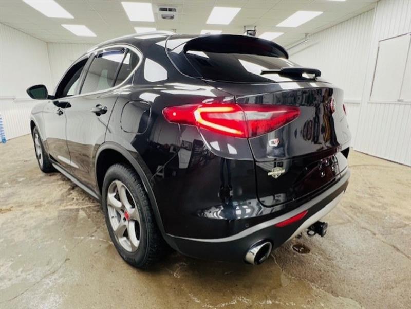 alfa romeo Stelvio 2018 - 9
