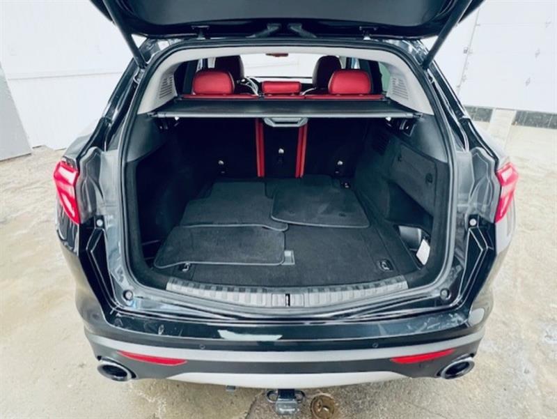 alfa romeo Stelvio 2018 - 36