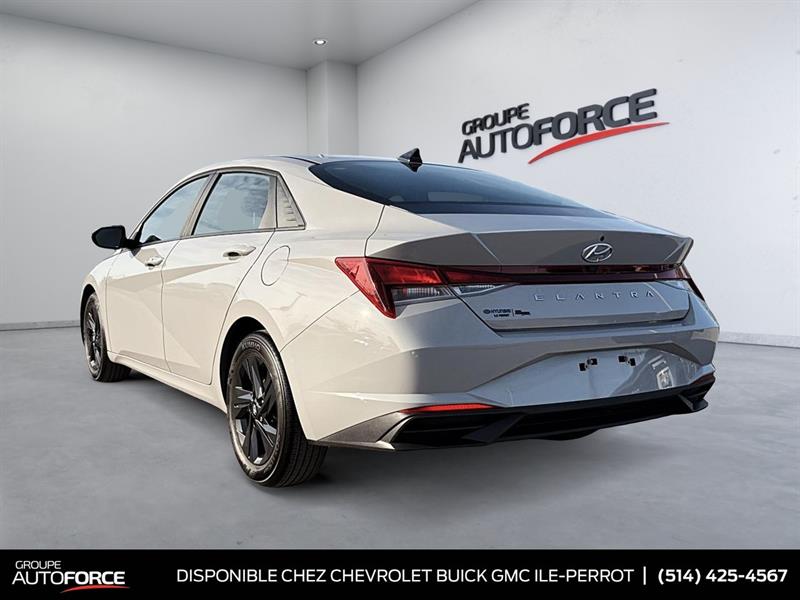 hyundai Elantra 2022 - 3