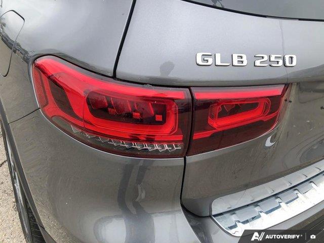 mercedes-benz GLB 2022 - 11