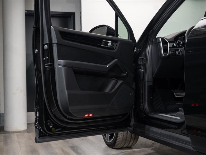 porsche Cayenne 2023 - 24