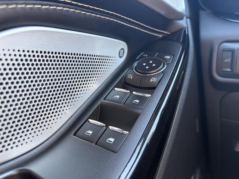 ford Explorer 2022 - 26