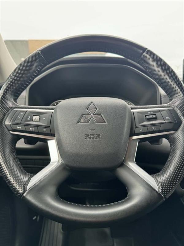 mitsubishi Outlander 2022 - 29