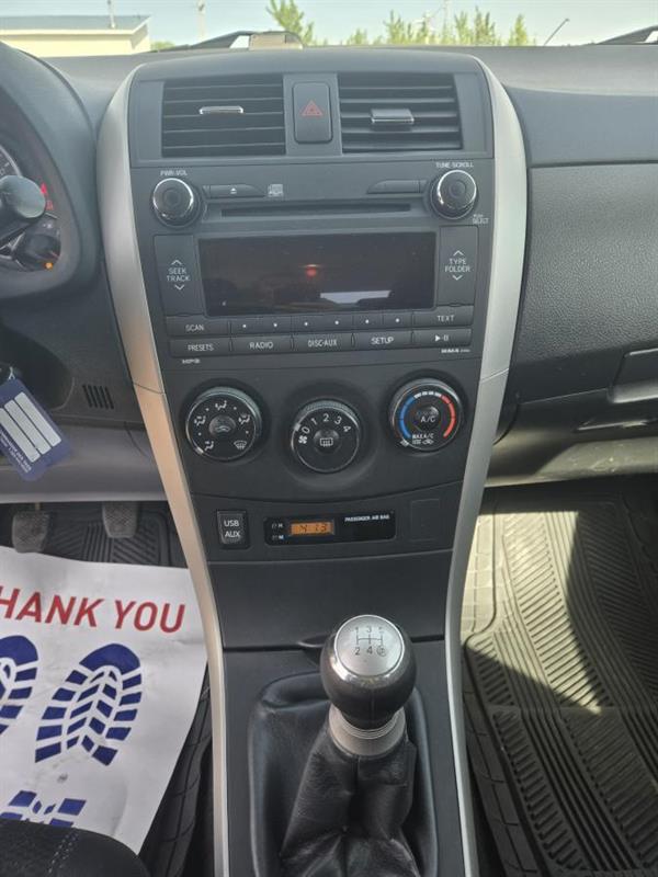 toyota Corolla 2011 - 9