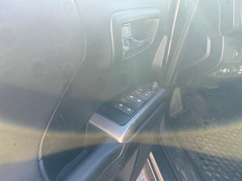 toyota Tacoma 2023 - 13